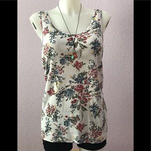 Time and Tru Floral Tank Top 🌵🌸🌻